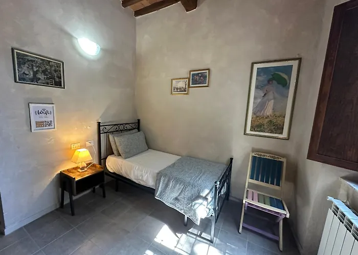 - Il Casale Toscano - 1900 mt from Pisa Tower - Affittacamere con ventilatore&No frigo - No breakfast - Free parking - CHECK IN FROM 3 PM